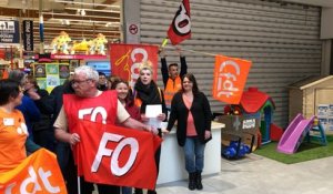 Grève au Carrefour La Madeleine