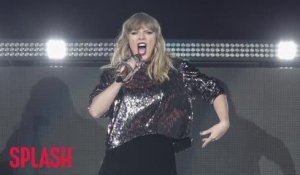 Taylor Swift performed unannounced in Nashville bar