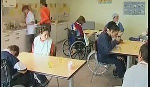 REPORTAGES : Maison d'accueil pour handicapés, la Chrysalide - 14 10 05