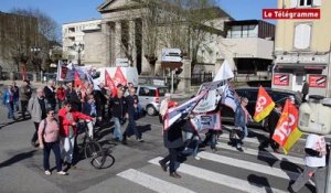 Quimper. Retraités : une cinquantaine de manifestants devant la permanence d'Annaïg Le Meur