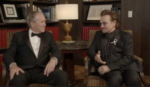 Sida : George W. Bush remet une médaille à Bono