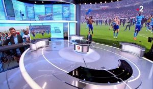 Football : les supporters de l'OM attendent le retour des joueurs