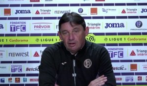 La conférence de presse d'avant-match de Michaël Debève avant TFC/Lille