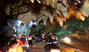 Thaïlande : course contre la montre pour évacuer la grotte