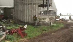 Il détruit un silo à la masse et passe tout pret du drame