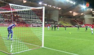 BORD TERRAIN : Le but de Fabinho contre Saint-Etienne