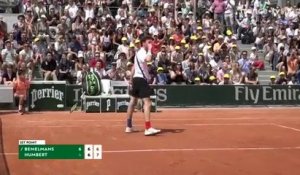 Roland-Garros 2018 : Humbert sauve deux balles de matchs et s'offre une troisième manche