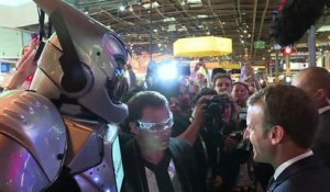 Macron à Vivatech: "il ne faut pas avoir peur du robot"
