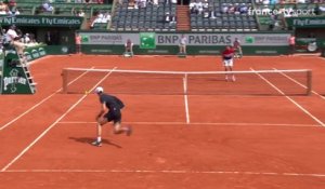 Roland-Garros : La bataille au filet de Cilic et Hurkacz enflamme le Central !