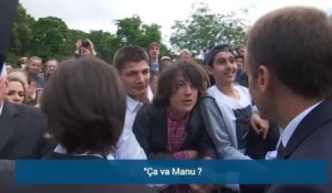 Emmanuel Macron recadre un adolescent
