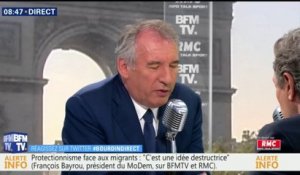 Bayrou: "Les poursuites au nom du délit de solidarité sont un mauvais signal"