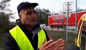 Gilets jaunes: Jean-Claude, policier à la retraite, manifeste pour la première fois de sa vie