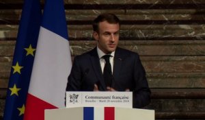 "Les transitions sont dures mais elles ne sauraient se faire au détriments des plus fragiles" déclare Macron en Belgique