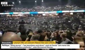 Regardez le public huer Lauryn Hill hier soir à Paris après 2h30 de retard sur scène ! Vidéo