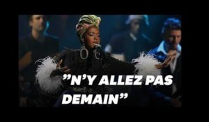 Les images des fans de Lauryn Hill en colère face à son retard à Bercy