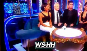 Le présentateur Louis Walsh touche les fesses de Mel B dans X-Faktor