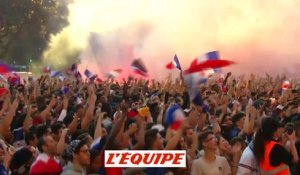 La folie s'empare de l'Hôtel de Ville à Paris - Foot - CM 2018