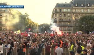 L'explosion de joie des supporters français sur le but d'Umtiti