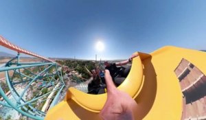 Los Angeles : Un homme filme le tour de montagnes russes en 360° !