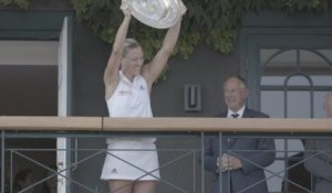 Wimbledon - Kerber, radieuse avec son trophée