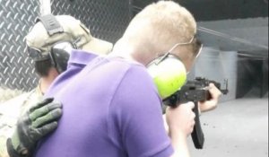 Un AK-47 se bloque en mode auto dans un stand de tir (Las Vegas)