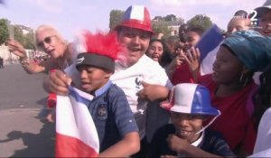 Coupe du monde 2018 : Les Bleus quittent Roissy pour les Champs Elysées
