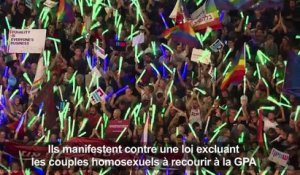 Israël: manifestation contre une interdiction de la GPA aux gays