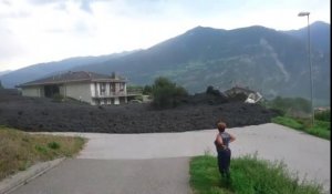 Il filme un incroyable torrent de boue en Suisse qui arrive sans prévenir