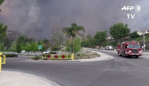 Californie: le 'Holy Fire' menace les habitations