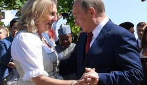 Vladimir Poutine au mariage d'une ministre autrichienne