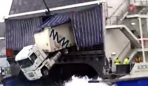 Quand un camion a le mal de mer ça donne ça...