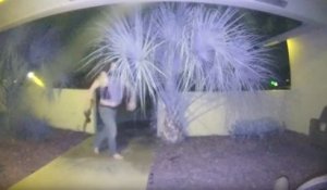 Muni d'un fusil d'assaut un homme sonne en pleine nuit chez une famille en Floride