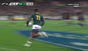 Les Boks surprennent les Blacks à l'image de cet essai de Dyantyi