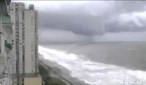 Ouragan Florence: voici la trombe marine qui s'est approchée dimanche des habitants de Caroline du Sud