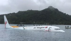 Un avion de ligne termine dans son vol dans un lagon du Pacifique - ZAPPING ACTU DU 28/09/2018
