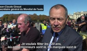 Mondial de l'auto: des vieilles voitures en plein Paris