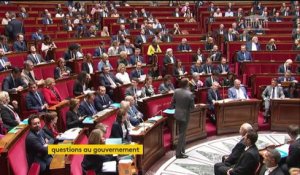"Un ministre de l'Intérieur qui est déjà à l'extérieur" : Eric Ciotti interpelle Edouard Philippe sur la démission refusée de Gérard Collomb