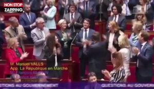 "Bon débarras !" : Manuel Valls hué pour sa dernière à l'Assemblée Nationale (vidéo)