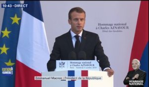 Macron: "Charles Aznavour est devenu naturellement l'un des visages de la France"