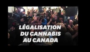 Au Canada, les premiers acheteurs de cannabis "légal" ont fait leurs achats dès minuit