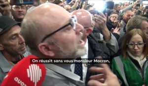 Emmanuel Macron chahuté à l'usine Renault de Maubeuge par un syndicaliste