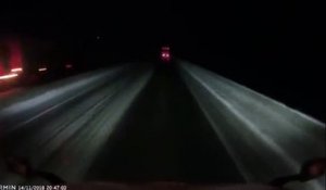 Un chauffeur routier se fait piéger par un camion qui disparait dans la nuit
