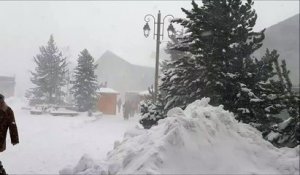 Le vent souffle fort à Val d'Isère