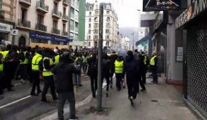 Gilets jaunes : regain de tension cours Berriat à Grenoble