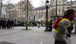 Gilet Jaune vs Flash-ball (Paris)