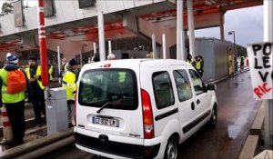 Saint-Avold: les Gilets jaunes au péage de l'A4