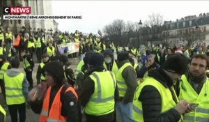 Attendus à Versailles, les «gilets jaunes» sont bien à Paris