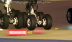 Atterrissage des roues d'un avion A380 filmé au ralenti !