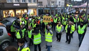 Plus de 200 Gilets jaunes défilent dans le centre-ville Samedi 29 décembre 2018