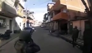 Favela du Brésil : Un militaire se fait tiré dans la tête, son casque le sauve